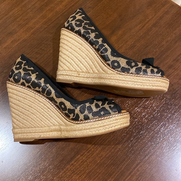 LIVE SHOWClick this listing to be Notified Sharing Yours!! Win Tray space/gifts! - Picture 12 of 16